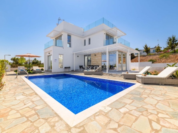 #2626 – Villa in Cape Greco for Sale