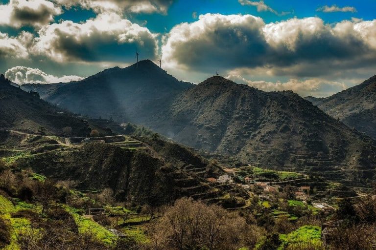 mountains-3935960_960_720